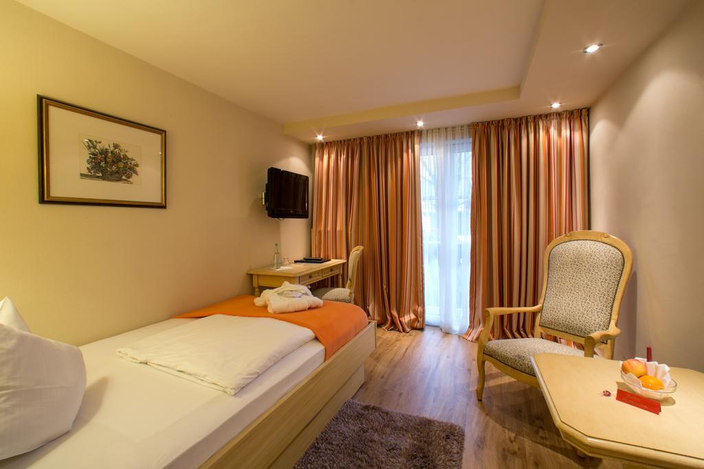 Hotel Hirsch Oberstaufen Phòng bức ảnh